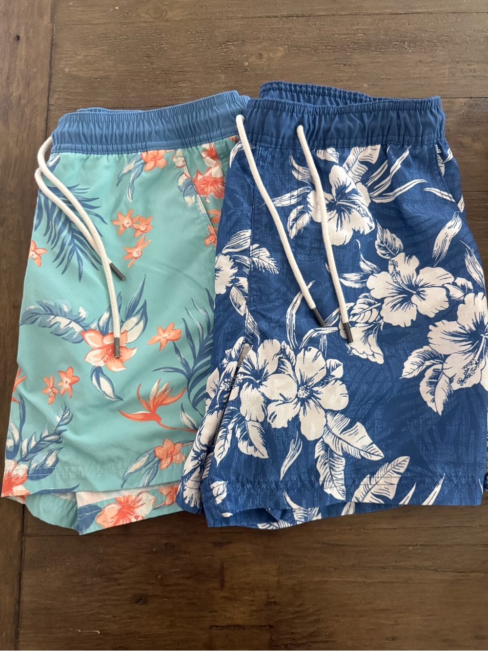 American Eagle Outfitters Men's Floral Swim Trunks - Aqua & Navy medium